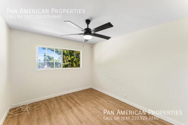 Foto del edificio - 4484 La Deney St