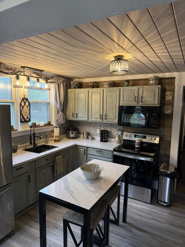 Full kitchen - 40 Russell St