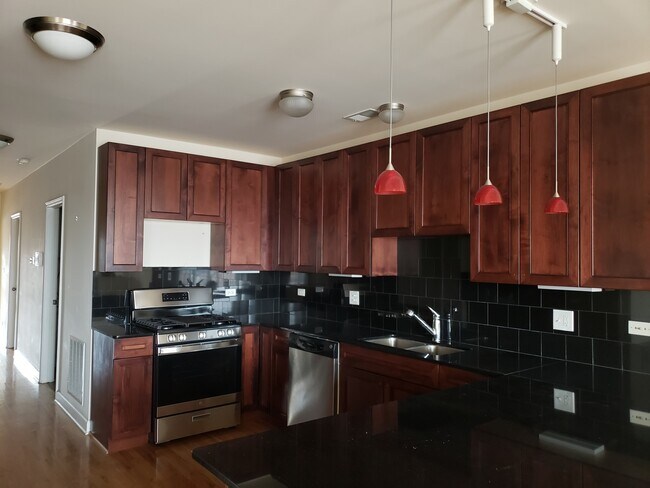 Foto del edificio - 1021 S Western Ave