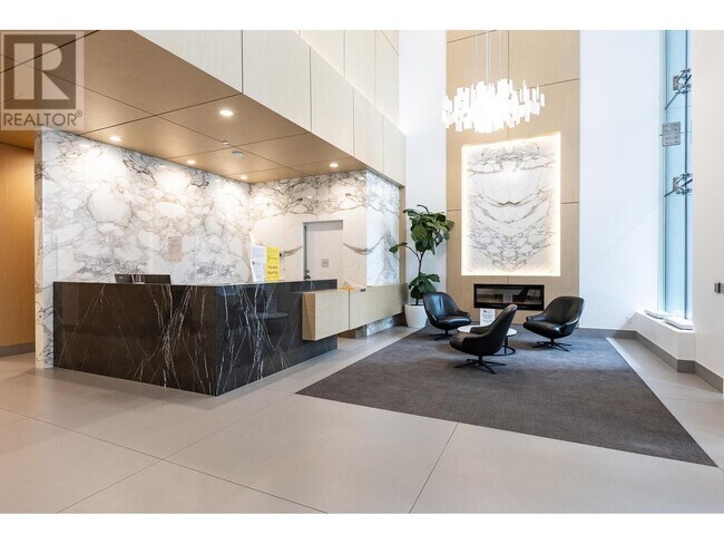 Photo du bâtiment - 6000-6000 McKay Ave