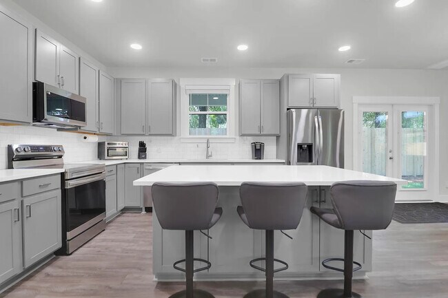 Foto del edificio - 2755 Tyler St