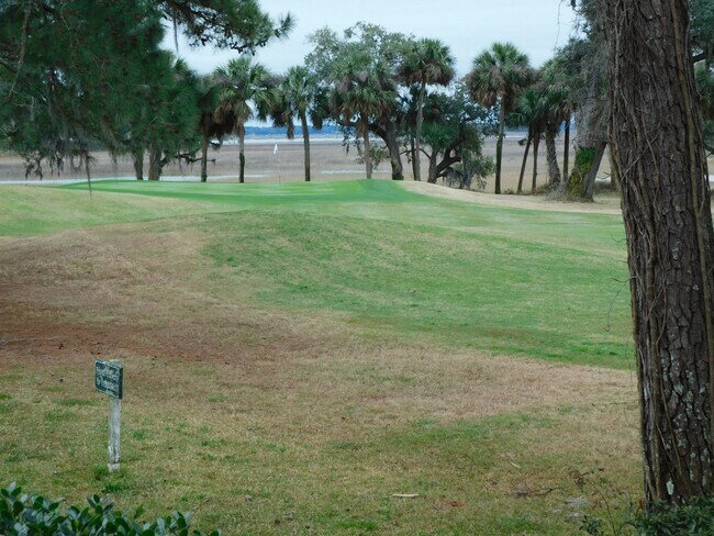 Foto del edificio - Golf Course View Villa at Old South