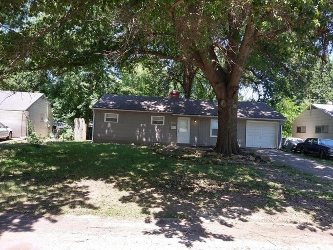 Building Photo - 11412 Delmar St