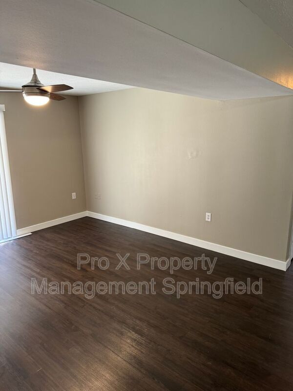 Foto del edificio - 2121 Southfork Dr