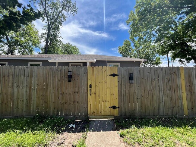 Building Photo - 7930 Easter St