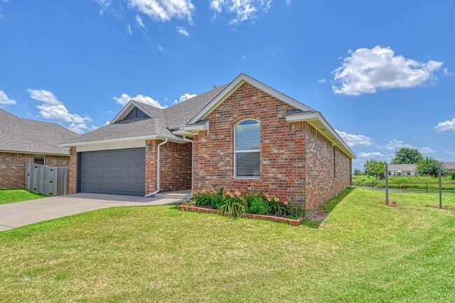 Photo - Newly Remodeled Three Bedroom with a Water... House