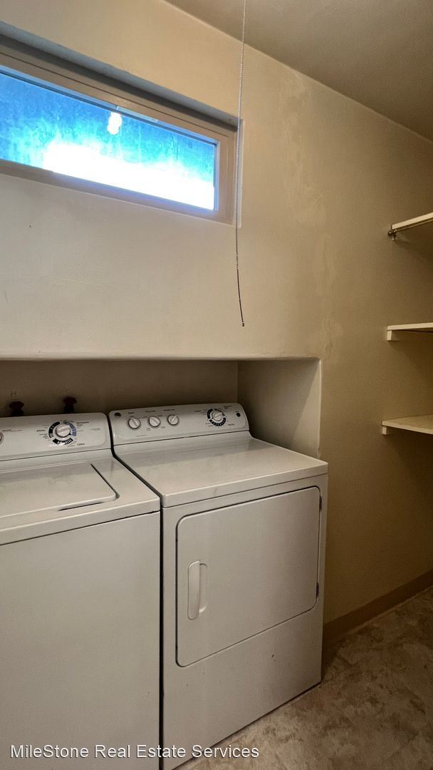 Foto del edificio - 4 br, 2 bath House - 2425 Bott Avenue