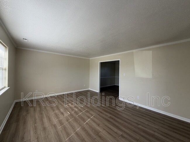 Building Photo - 917 Timber Creek Pl