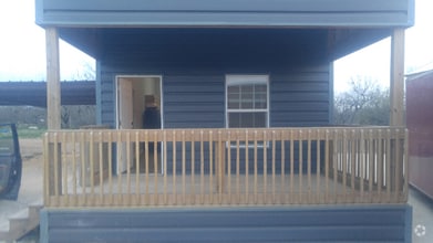 Building Photo - 2014 Family Ln.
