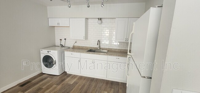 Foto del edificio - 404 Sunny Ln