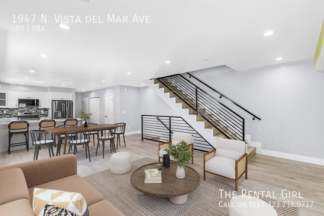 Foto del edificio - Hot-to-Go 5BR Townhome in Hollywood Dell w...