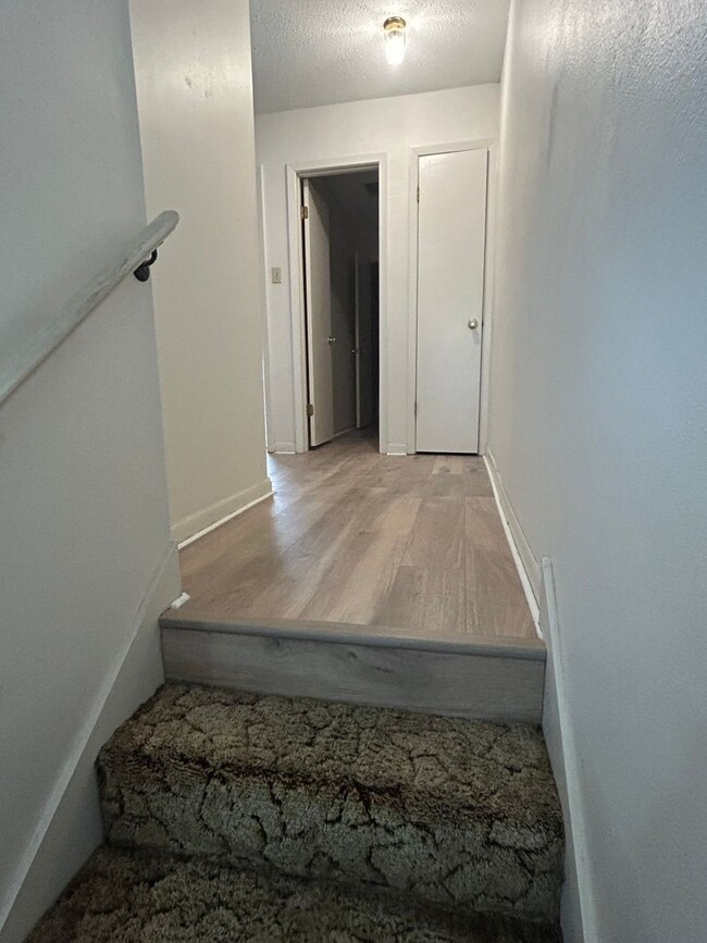 Building Photo - 2 Bedroom Townhouse in Port Allen