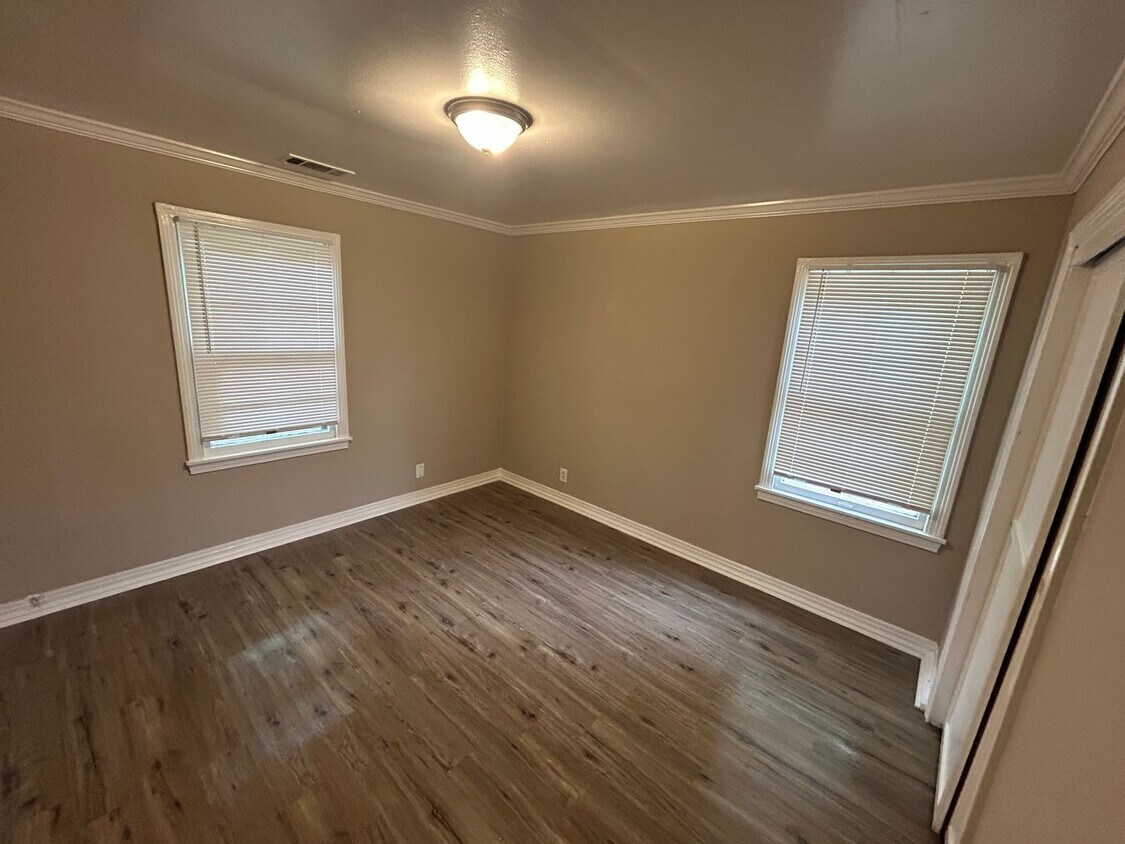 Foto del edificio - 3206 Brook Manor Ave NW