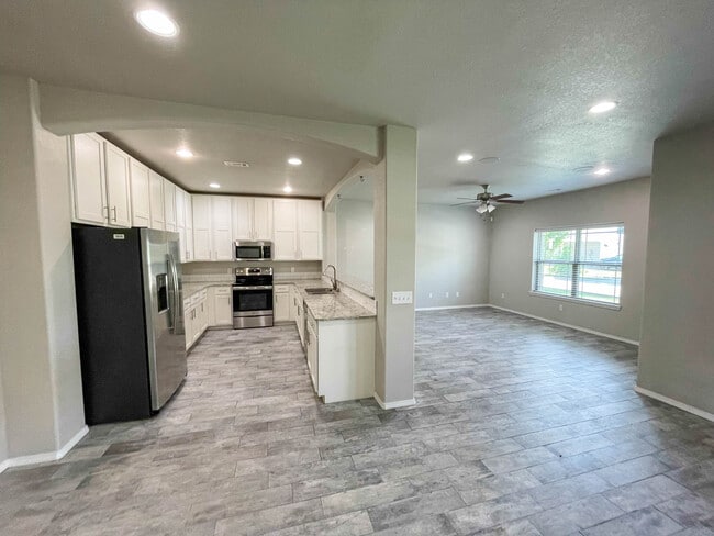 Building Photo - 4175 W Santa Maria Ln