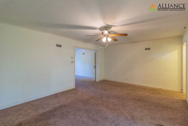 Foto del edificio - 1016 Bertrand St