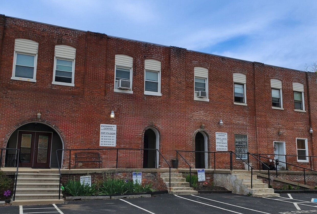 Primary Photo - 44 Water St, Apt J, Glen Rock, PA 17327