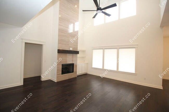Building Photo - 8735 S Quanah Ave