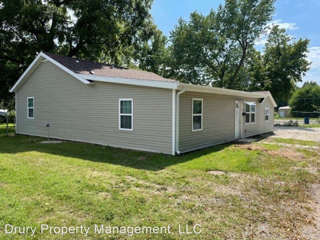 Foto principal - 3 br, 2 bath House - 212 W. Blaze Rd