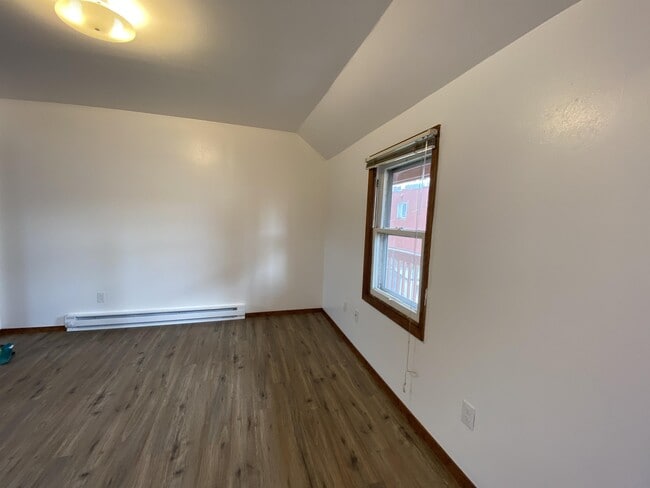 Building Photo - 519 S Almon St