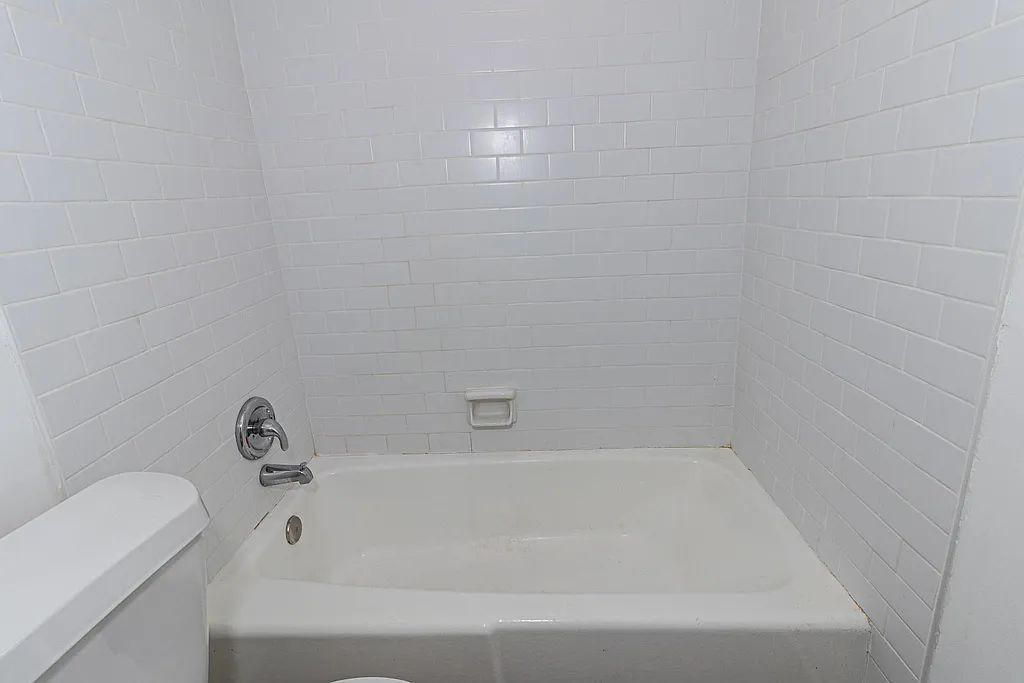 Primary Photo - 2221 17th Ave