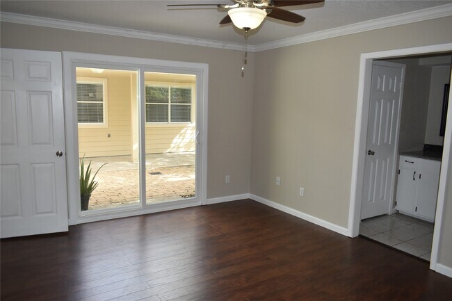 Building Photo - 16627 Gaeldom Dr