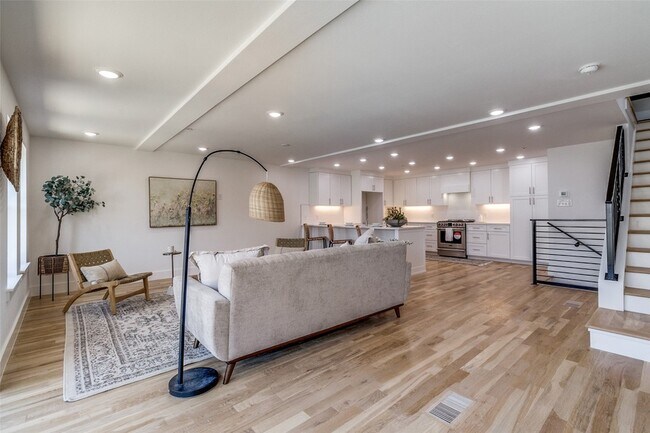 Foto del edificio - 4701 San Jacinto St