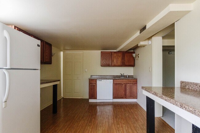 Foto del edificio - 1506 W White River Blvd