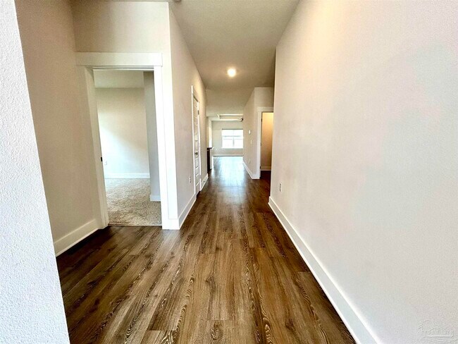 Foto del edificio - 5796 Danbury Blvd