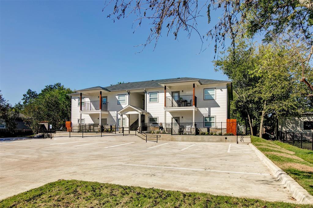 Foto principal - 302 Mill St