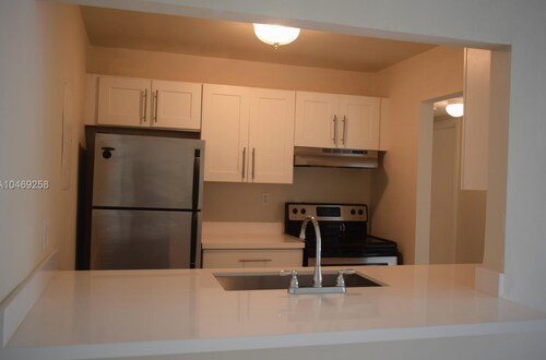 Foto principal - 2160 SW 16th Ave