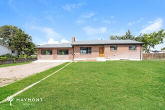 Building Photo - 220 Cunningham Dr