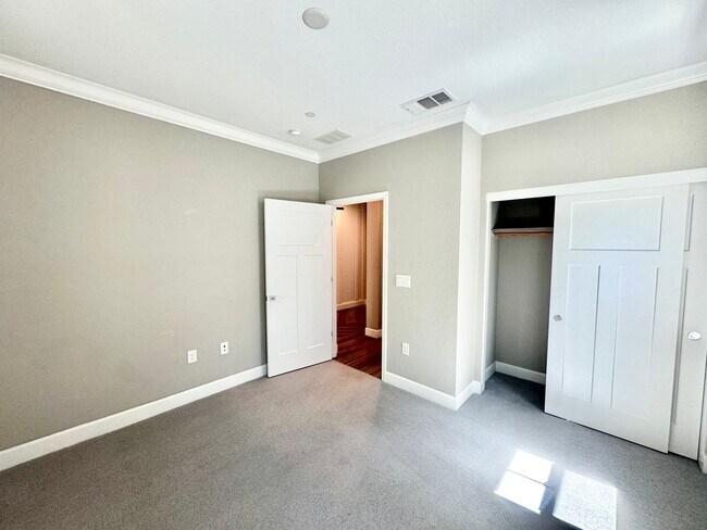 Building Photo - Gorgeous 4 Bedroom Model Home in the Cannery