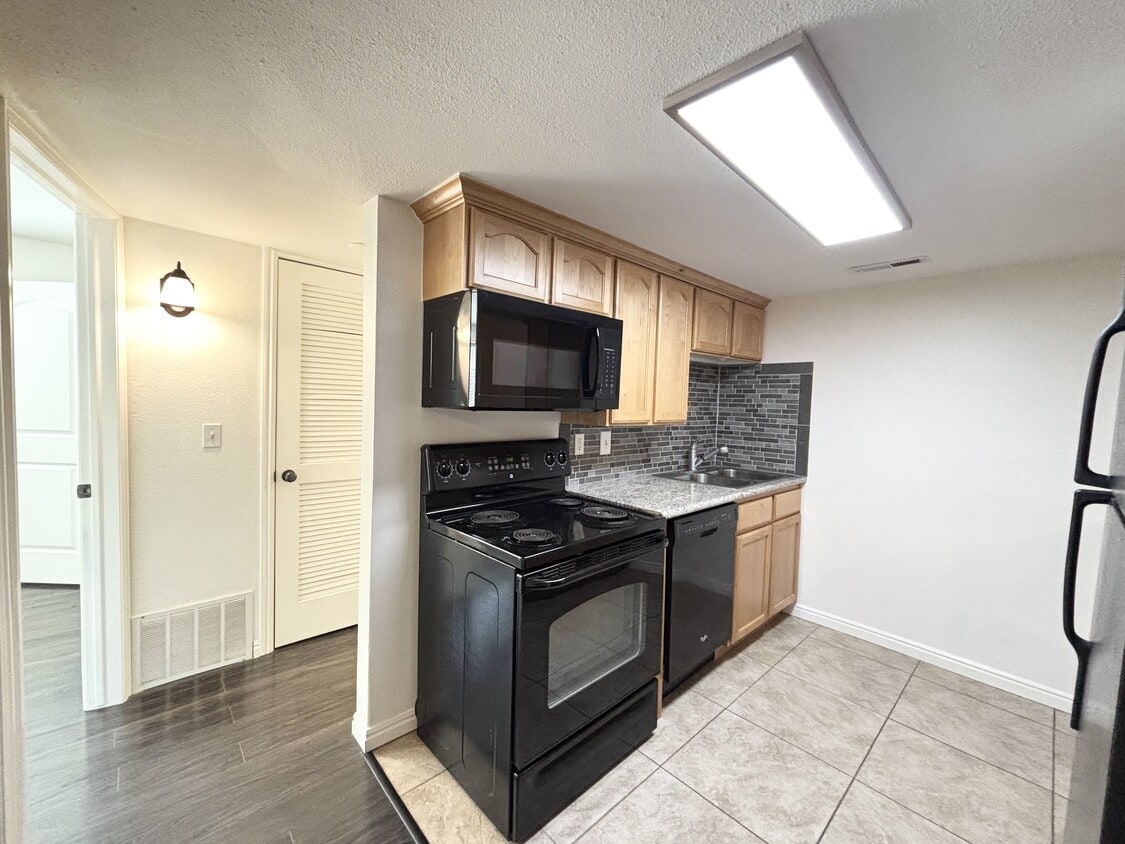 Photo - 5700 S 900 E (Murray, UT)