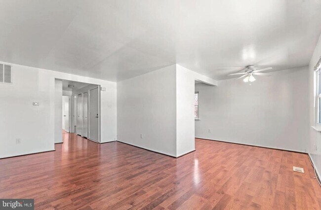 Foto del edificio - 13093 Blakeslee Dr