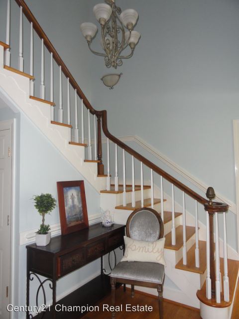 Foto del edificio - 115 Tweed Dr