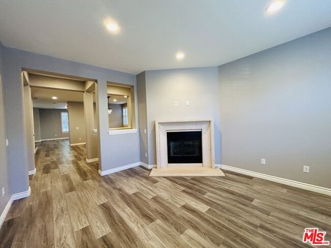 Foto del edificio - 4701 Luna Ct