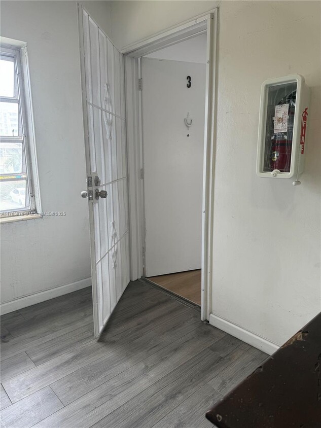 Primary Photo - 420 NE 82nd St