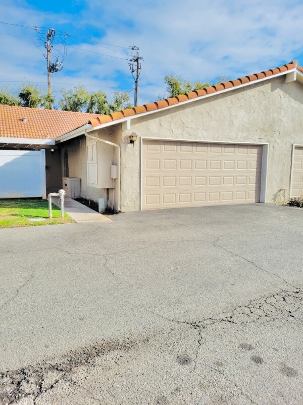 Foto principal - 1250 E Shaw Ave