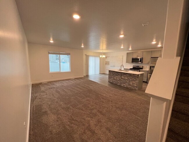 Foto del edificio - Beautifully Spacious Townhome in Payson, UT  Open house this Saturday 5/9/2026  12-1 pm-  $150 Am...