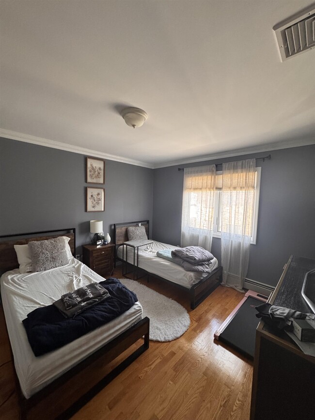 Foto del edificio - 241 Knox Ave