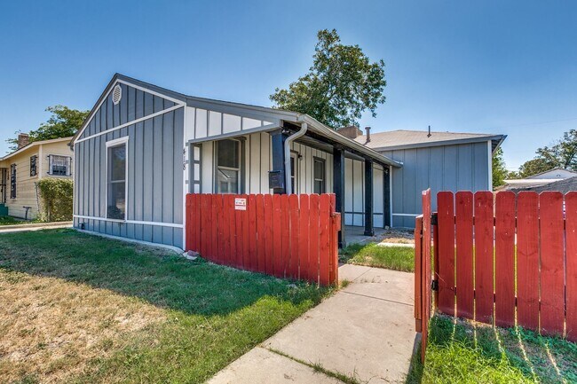 Foto del edificio - 3-BEDROOM HOME IN HIGHLAND PARK