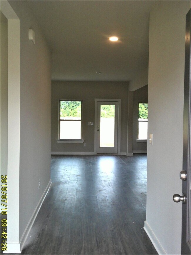 Building Photo - Home for Rent in Meridianville, AL! DEPOSI...