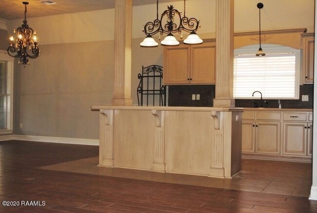 Building Photo - 131 Fanny St