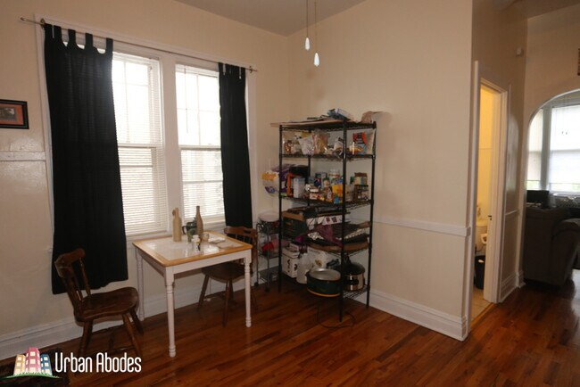 Foto del edificio - 1075 N Hermitage Ave