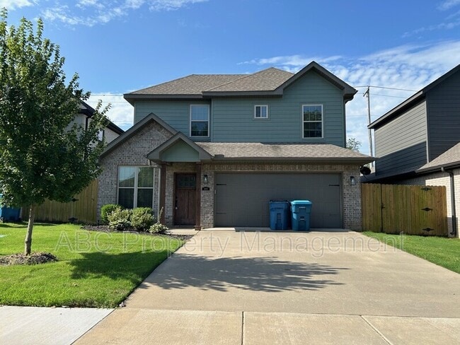 Photo - 3205 SW Hillstone Ave House