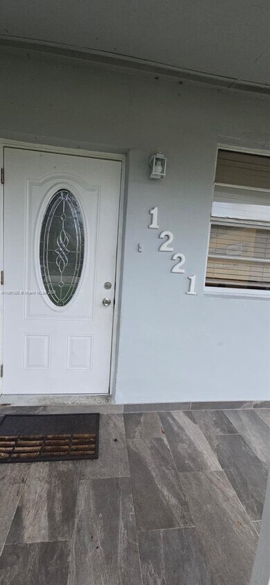 Foto principal - 1221 NW 23rd Terrace