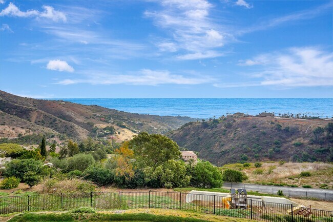 Foto del edificio - 28405 Via Acero St