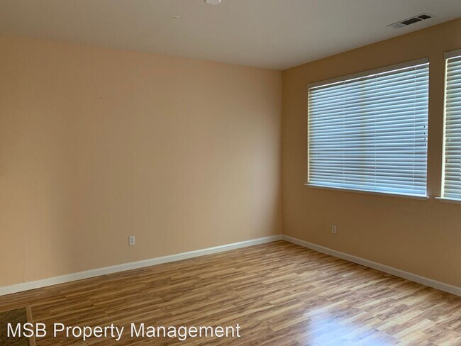 Building Photo - 5 br, 3 bath House - 327 Titan Way