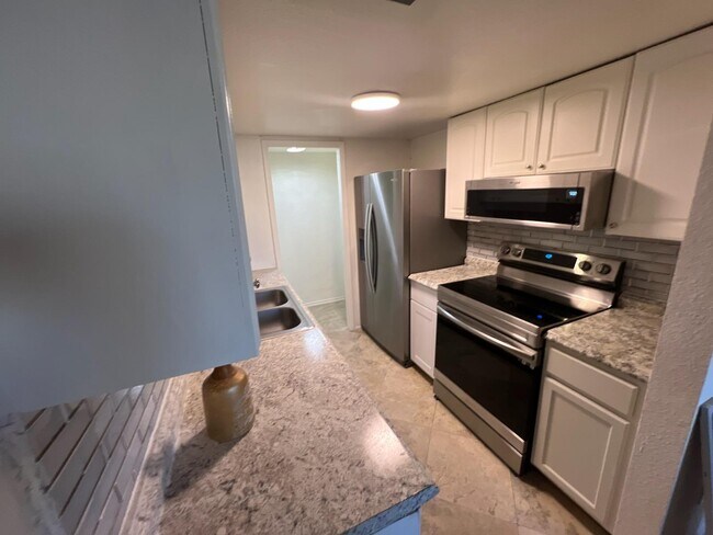 Building Photo - 4254 N 81st St