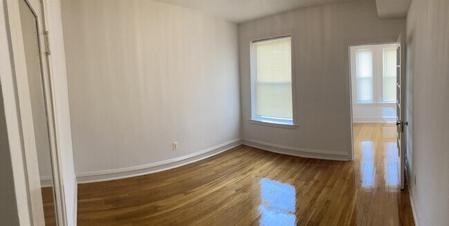 Foto del edificio - 7401 S Rhodes Ave